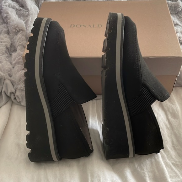 New Donald Pliner wedges 5 - Picture 3 of 6